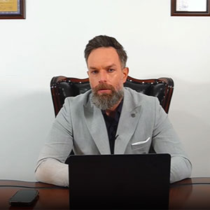 وکیل سامان مقیمی